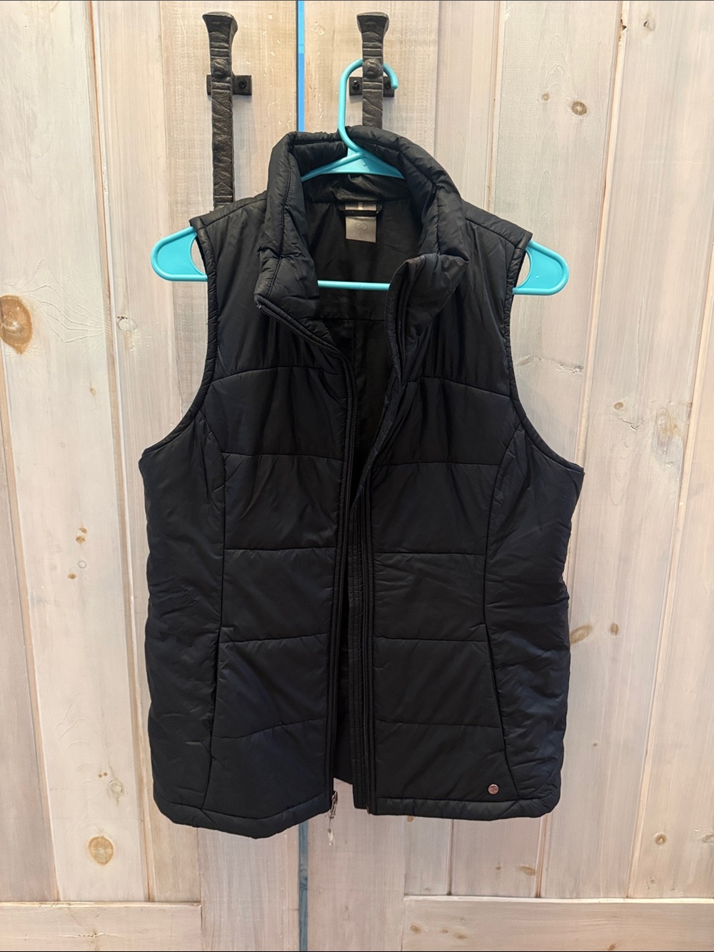 CALIA by Carrie Underwood Black Quilted Vest